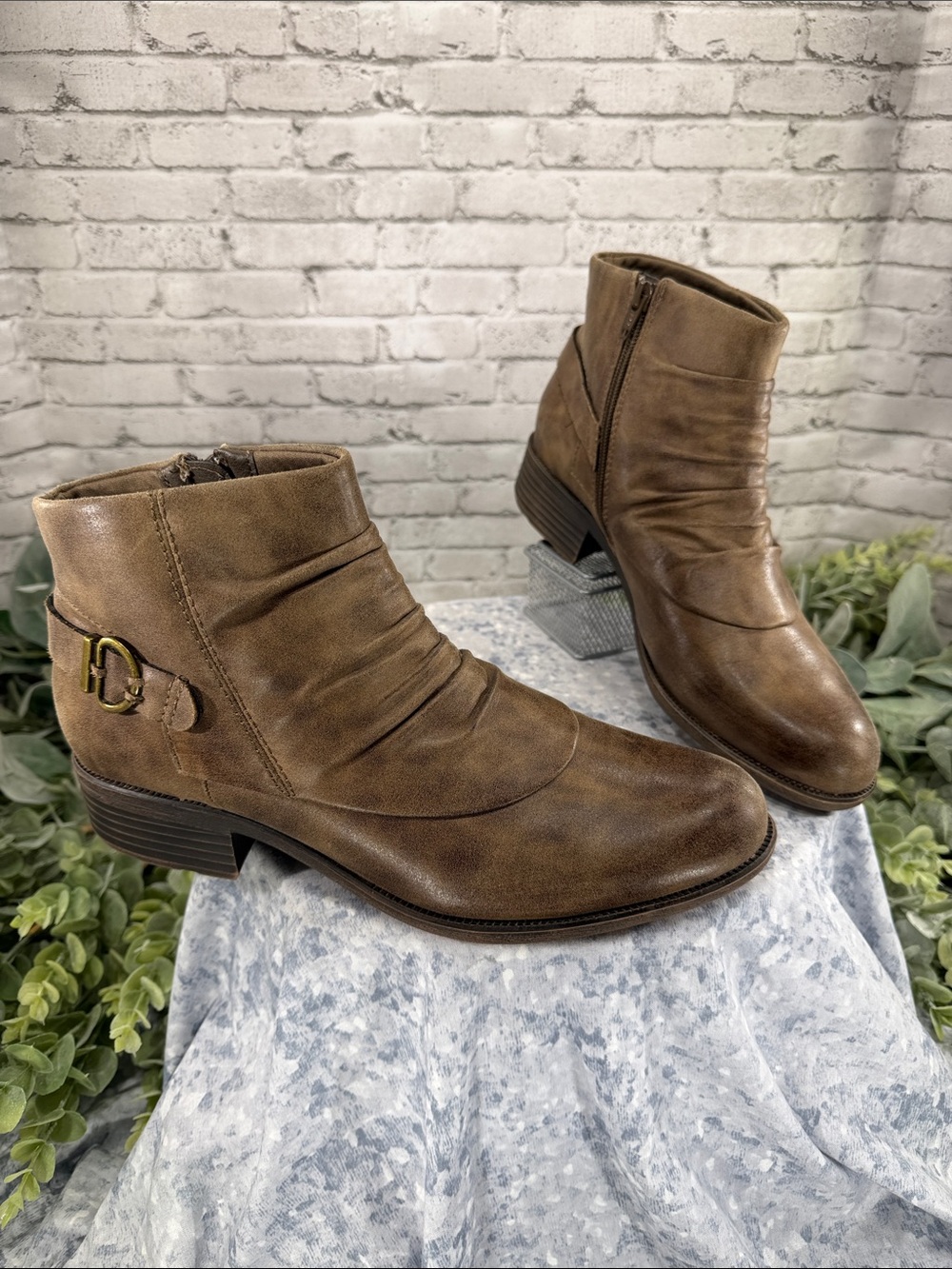 KIM ROGERS “Paula” Brown Round-Toe Ruched Ankle Zip Boots 🤎 WMS 10M - VGUC